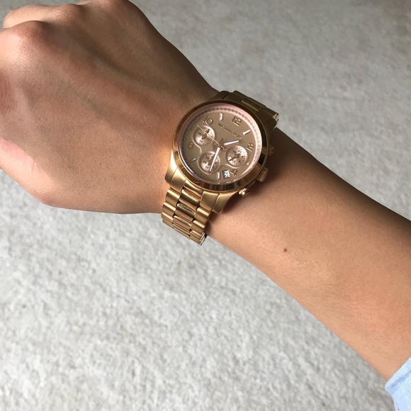 MICHAEL KORS Quartz Chronograph Rose Gold Watch - Picture 2 of 7